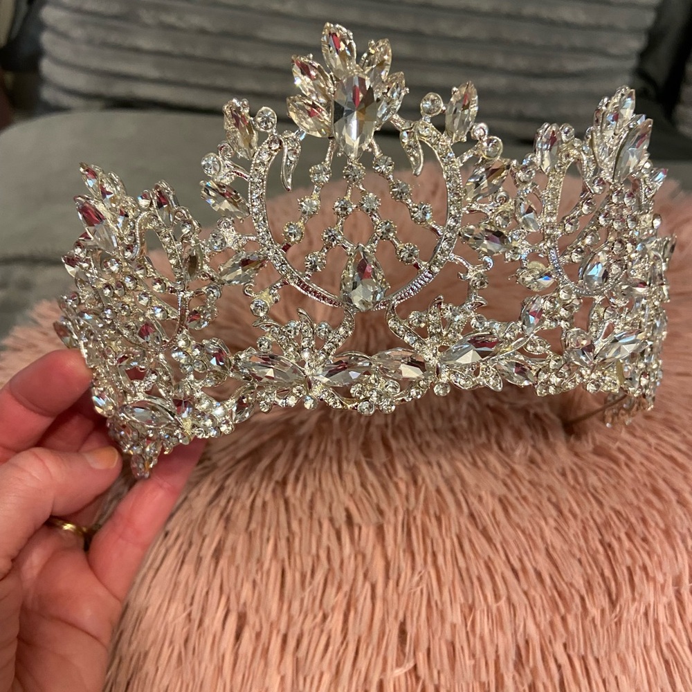 Elegant Silver Crystal Tiara